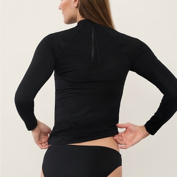Athleta North Point Rashguard - Picture 2 of 12